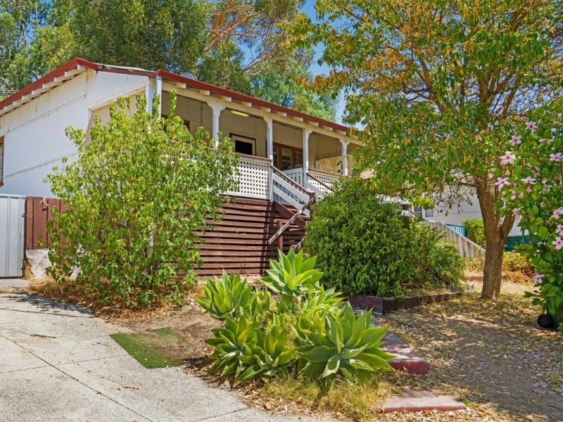 21 Grover Way, Medina WA 6167