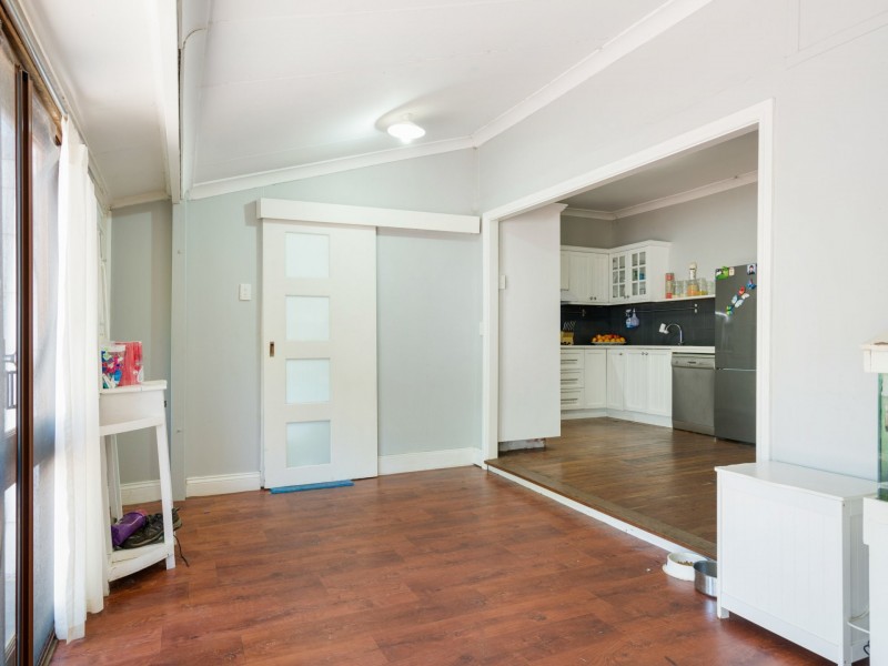 21 Grover Way, Medina WA 6167