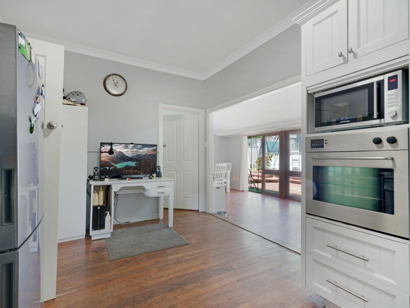 21 Grover Way, Medina WA 6167