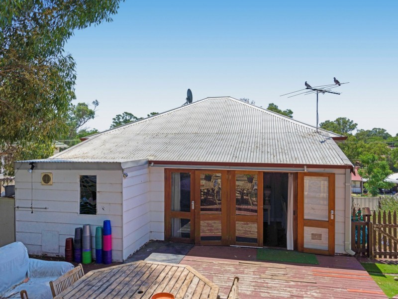 21 Grover Way, Medina WA 6167