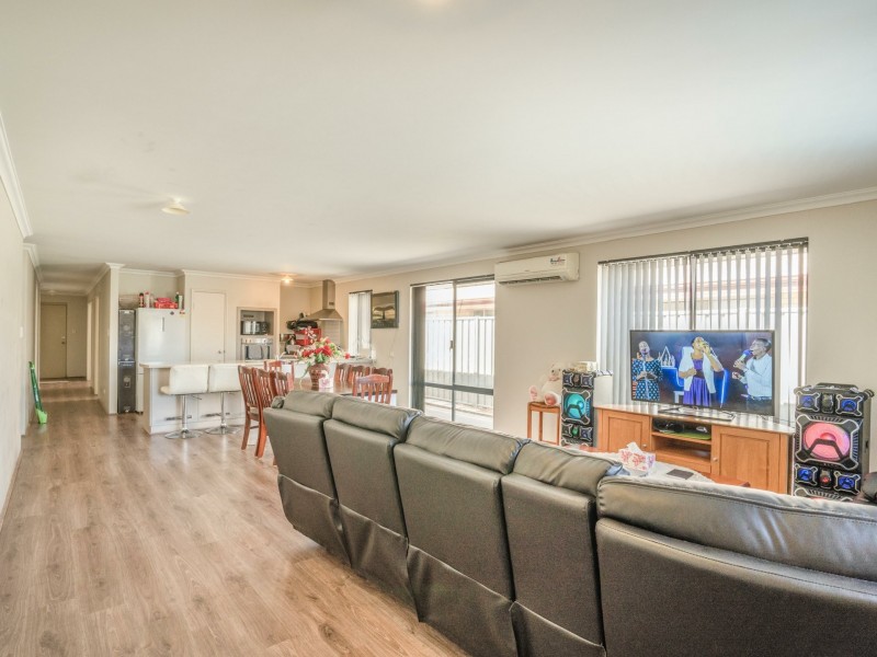 22 Beauchamp Loop, Wellard WA 6170