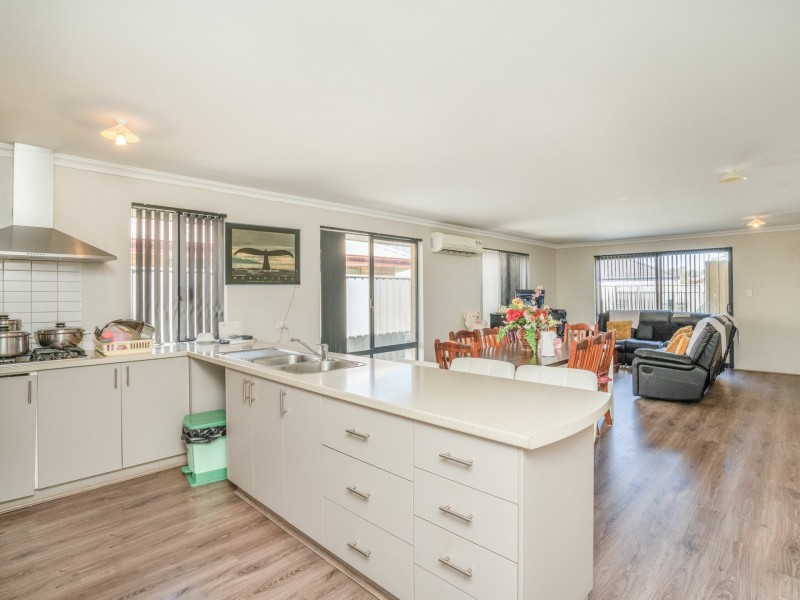 22 Beauchamp Loop, Wellard WA 6170