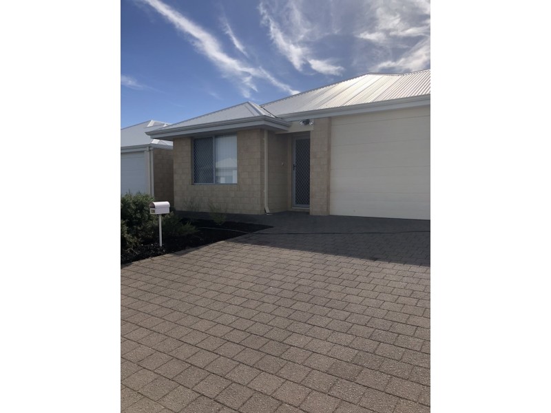 130 Sapphire Chase, Wellard WA 6170