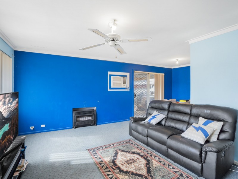 31 Crawford Road, Orelia WA 6167