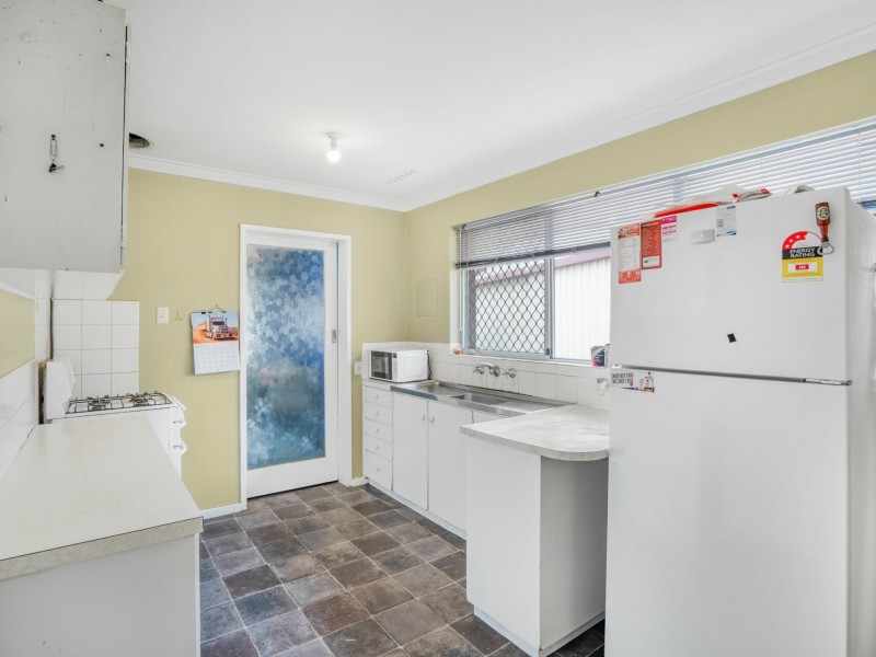 31 Crawford Road, Orelia WA 6167