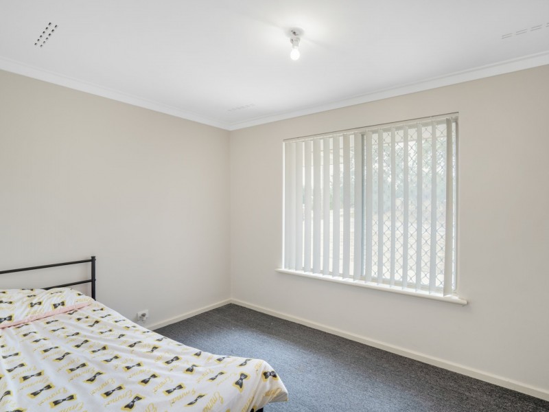 31 Crawford Road, Orelia WA 6167