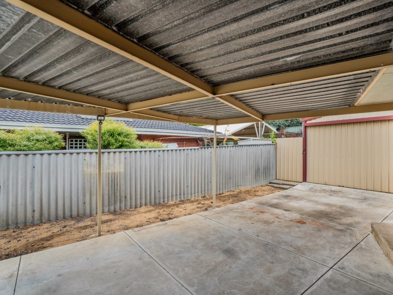 31 Crawford Road, Orelia WA 6167