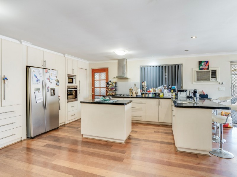 1 Cessford Close, Leda WA 6170