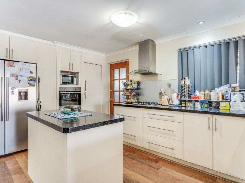 1 Cessford Close, Leda WA 6170