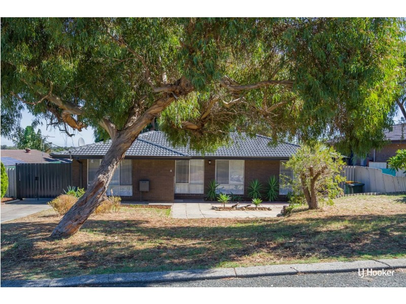 8 Gamblin Way, Parmelia WA 6167