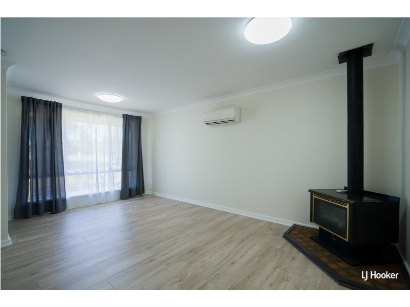 8 Gamblin Way, Parmelia WA 6167