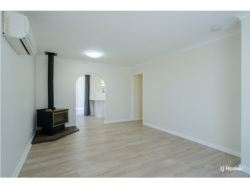 8 Gamblin Way, Parmelia WA 6167