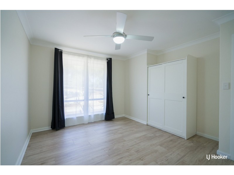 8 Gamblin Way, Parmelia WA 6167