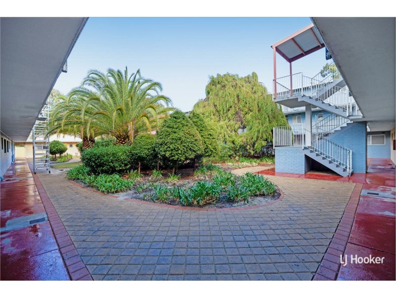 4/21 Disney Rd, Parmelia WA 6167