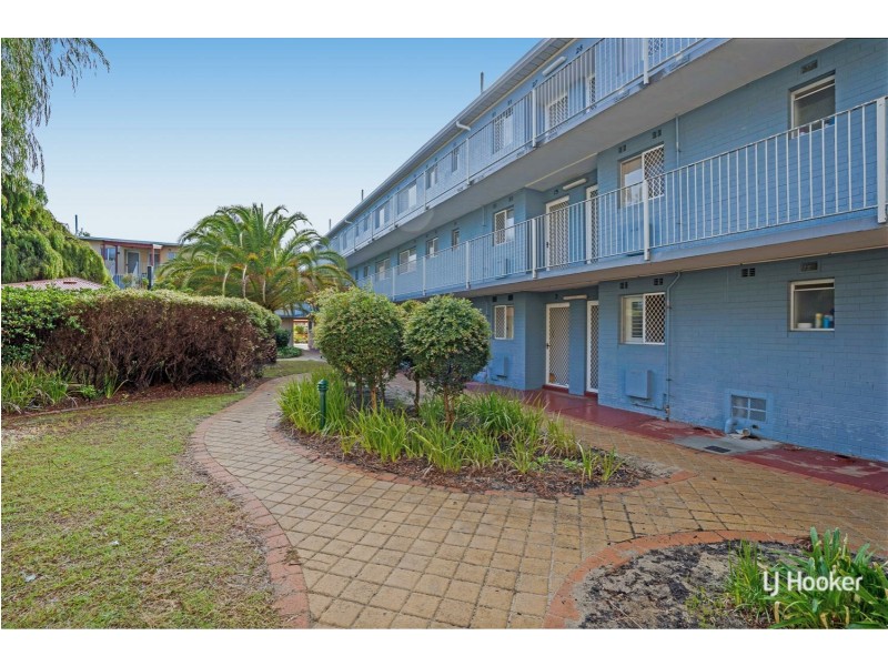 4/21 Disney Rd, Parmelia WA 6167