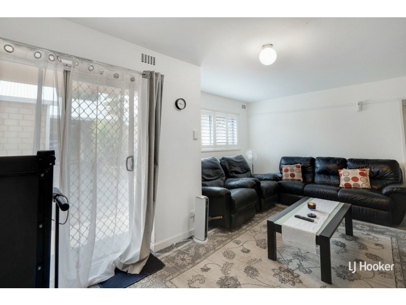 4/21 Disney Rd, Parmelia WA 6167