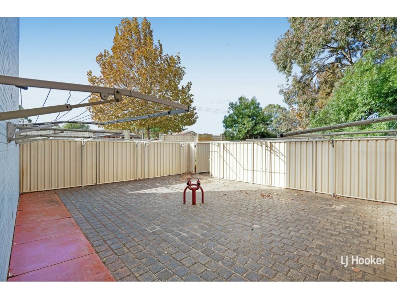 4/21 Disney Rd, Parmelia WA 6167