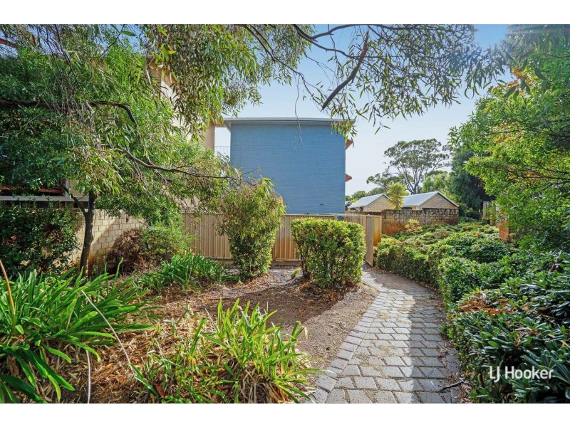 4/21 Disney Rd, Parmelia WA 6167