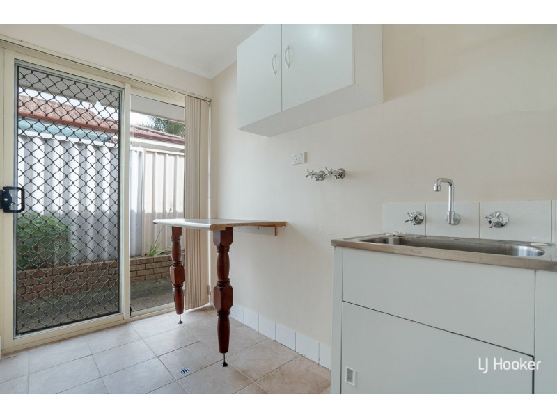 5 Gilling Place, Orelia WA 6167