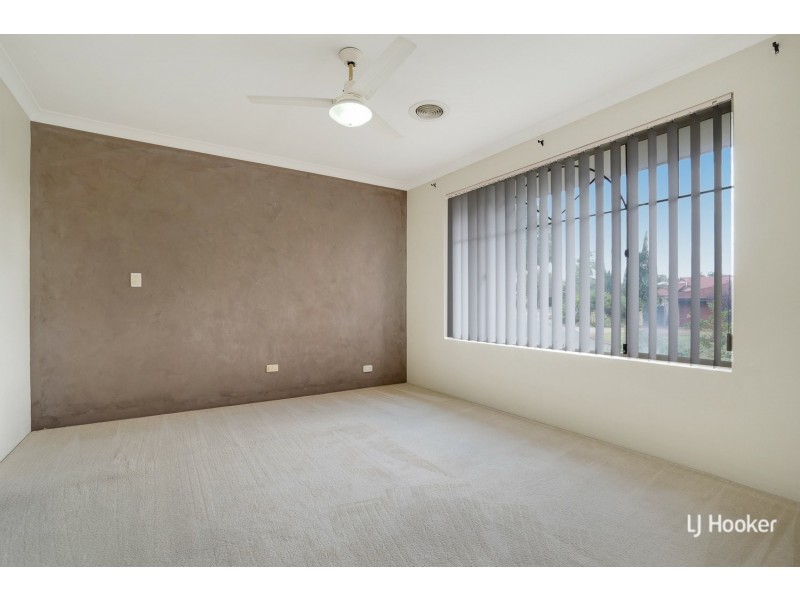 5 Gilling Place, Orelia WA 6167