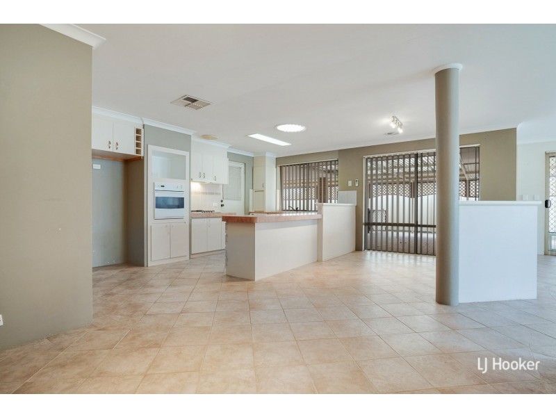5 Gilling Place, Orelia WA 6167