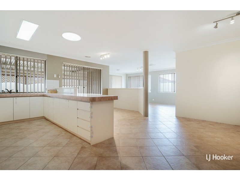 5 Gilling Place, Orelia WA 6167