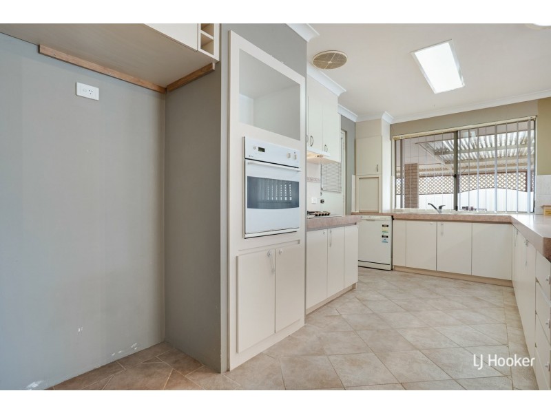 5 Gilling Place, Orelia WA 6167