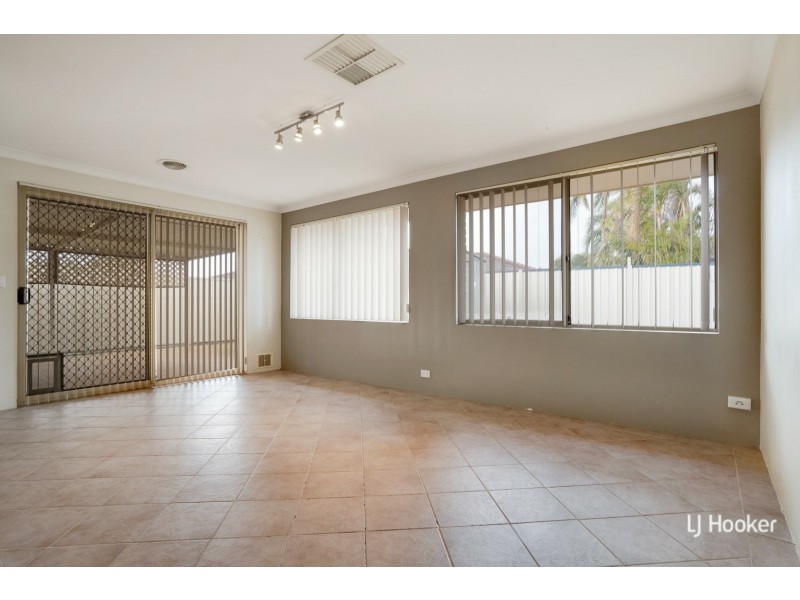 5 Gilling Place, Orelia WA 6167