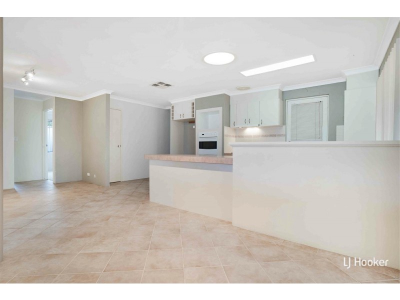 5 Gilling Place, Orelia WA 6167
