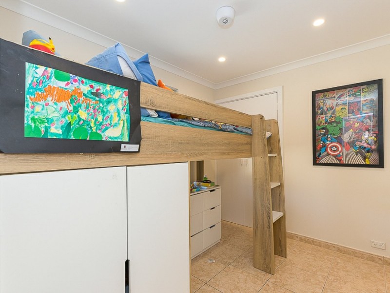 13 Perriam close, Parmelia WA 6167