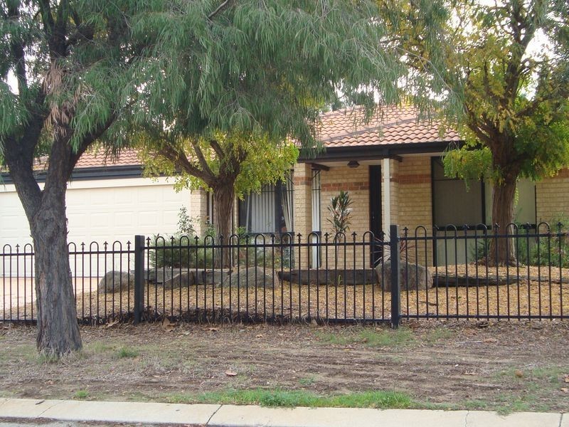 24 Nottingham Parkway, Orelia WA 6167