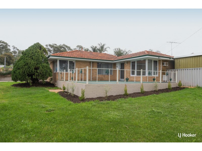1 Cowling Way, Parmelia WA 6167