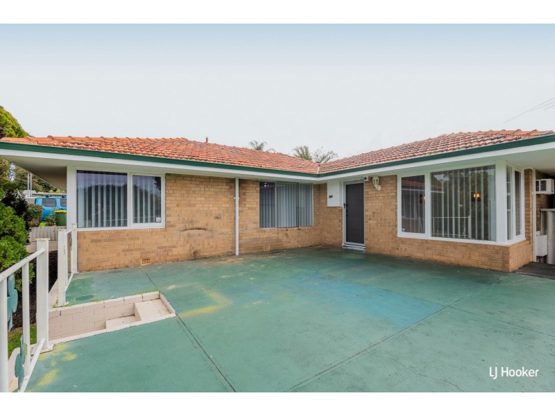 1 Cowling Way, Parmelia WA 6167