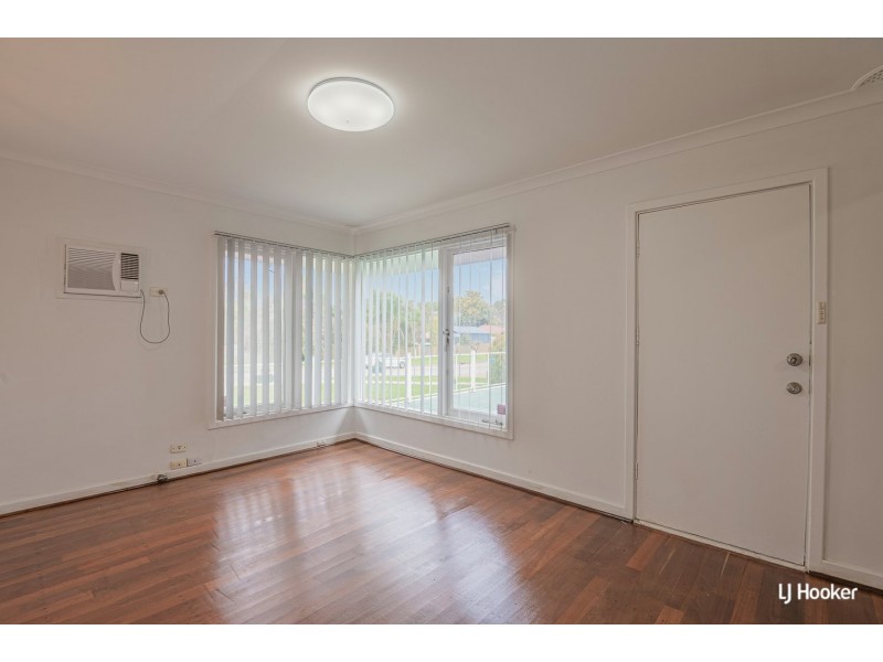 1 Cowling Way, Parmelia WA 6167