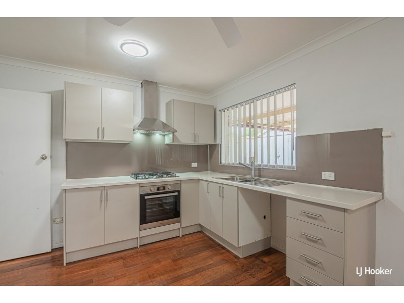 1 Cowling Way, Parmelia WA 6167