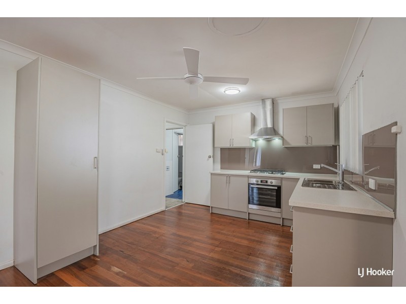 1 Cowling Way, Parmelia WA 6167