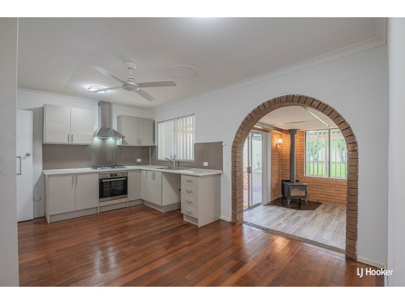 1 Cowling Way, Parmelia WA 6167