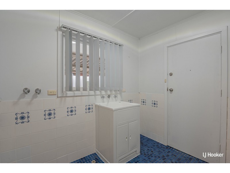 1 Cowling Way, Parmelia WA 6167