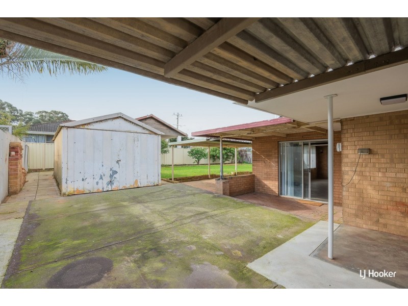 1 Cowling Way, Parmelia WA 6167