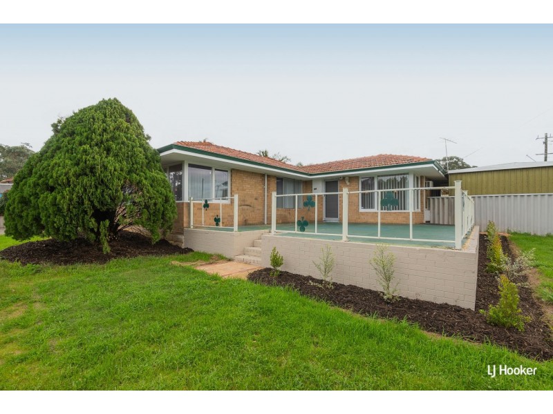 1 Cowling Way, Parmelia WA 6167