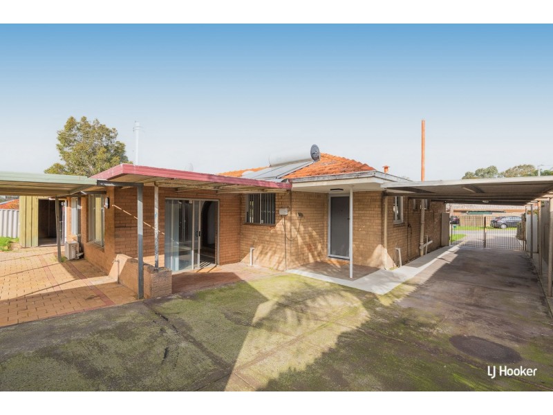 1 Cowling Way, Parmelia WA 6167