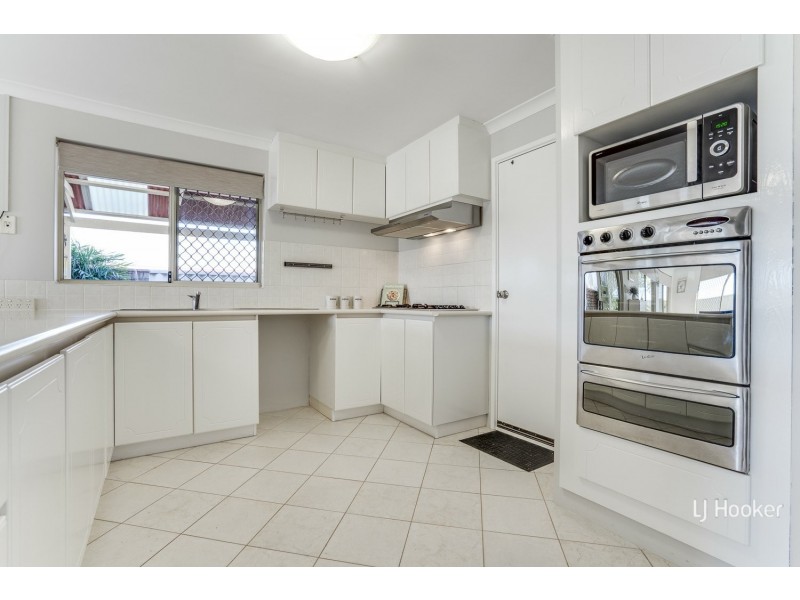 6 Holyrood Close, Orelia WA 6167