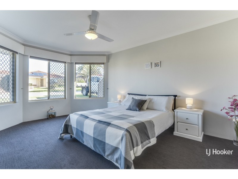 6 Holyrood Close, Orelia WA 6167