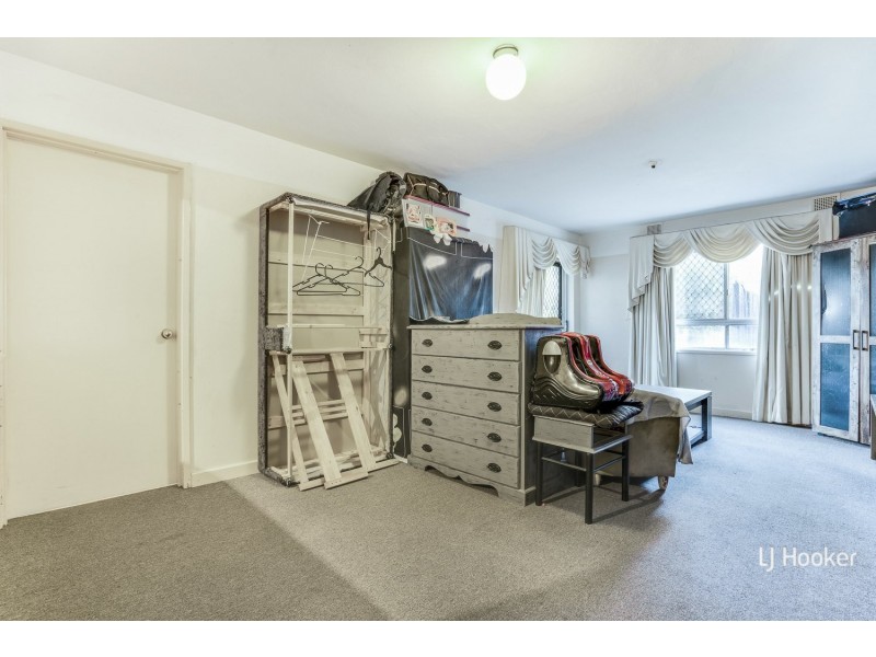 8/4 Canham Way, Orelia WA 6167