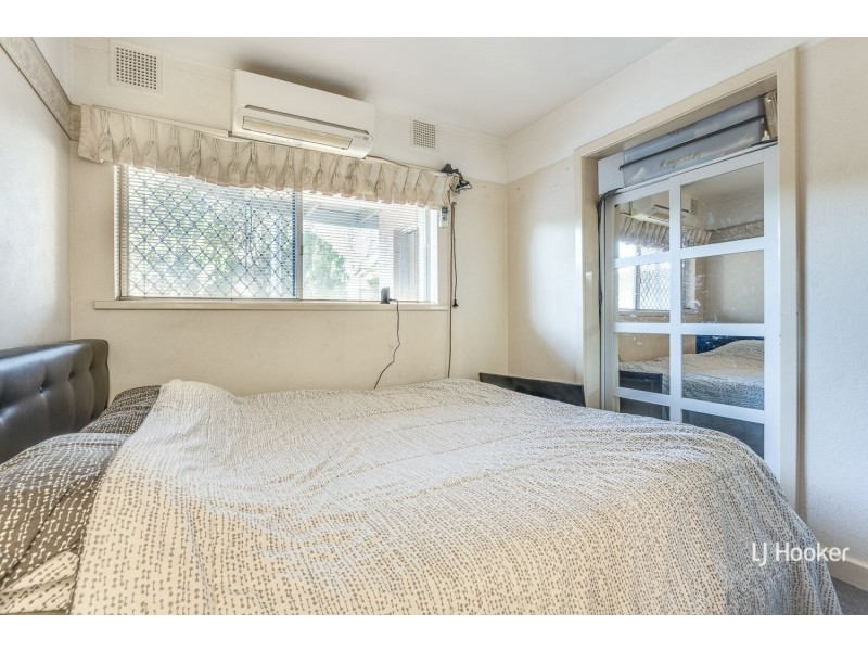 8/4 Canham Way, Orelia WA 6167