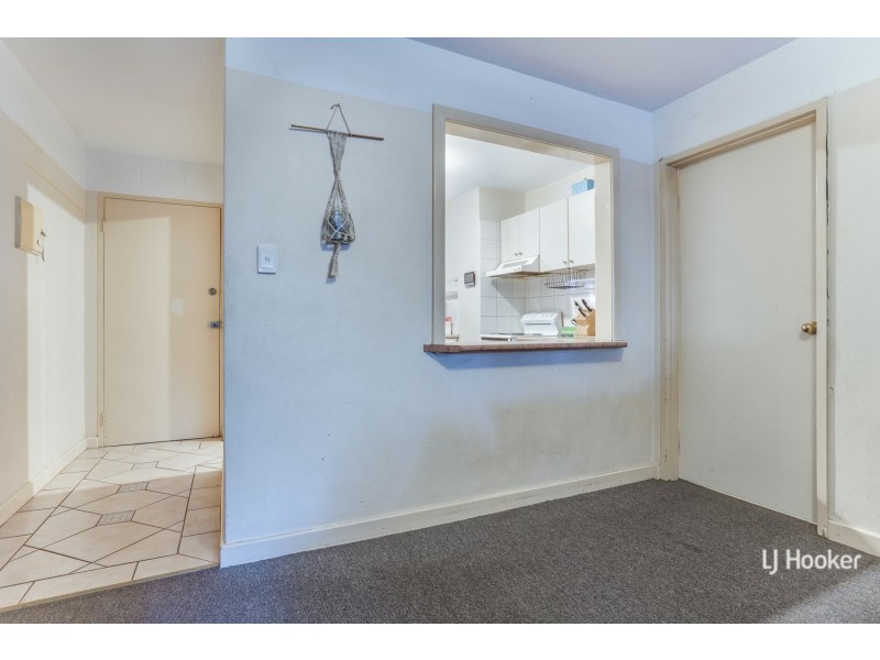 8/4 Canham Way, Orelia WA 6167