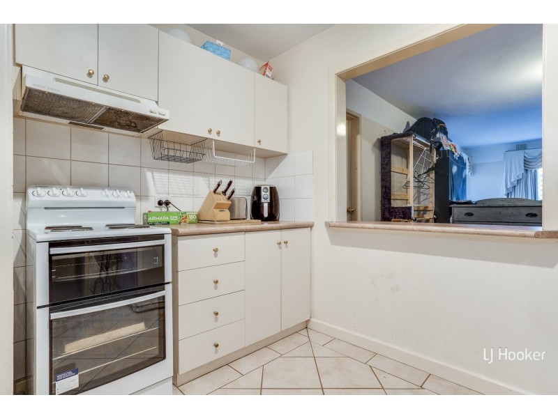 8/4 Canham Way, Orelia WA 6167