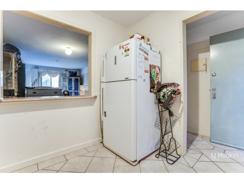 8/4 Canham Way, Orelia WA 6167