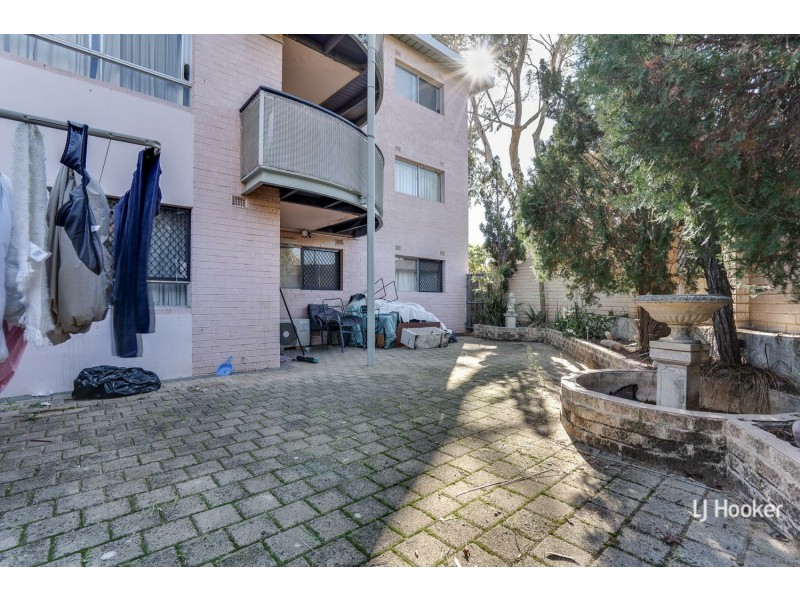 8/4 Canham Way, Orelia WA 6167