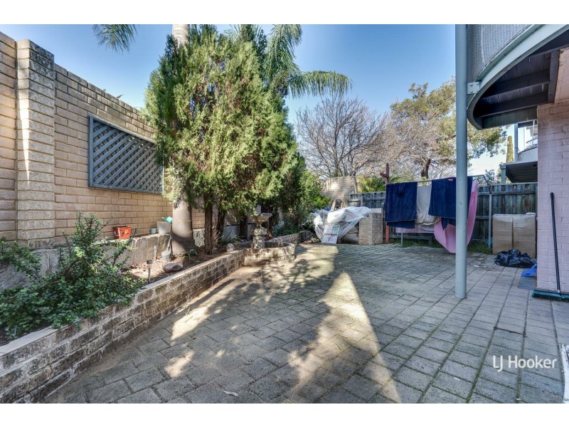 8/4 Canham Way, Orelia WA 6167